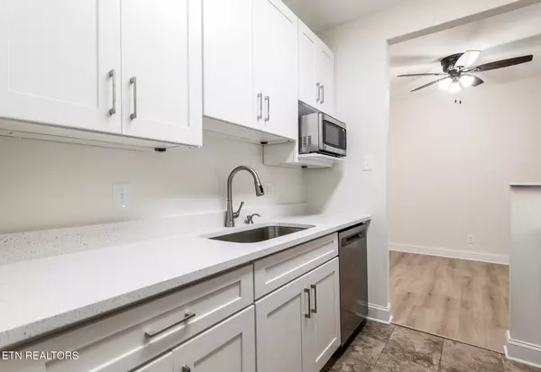 Knoxville, TN 37919,5709 Lyons View Pike PIKE