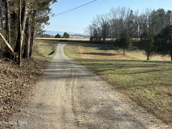 5935 Morganton Rd, Greenback, TN 37742