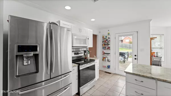 Knoxville, TN 37918,7424 Castlegate Blvd