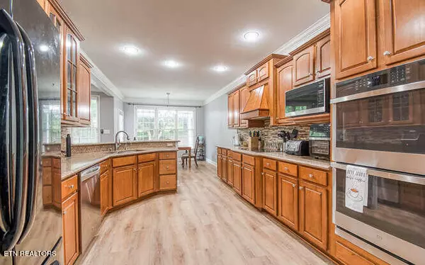 Knoxville, TN 37934,515 Oak Landing LN