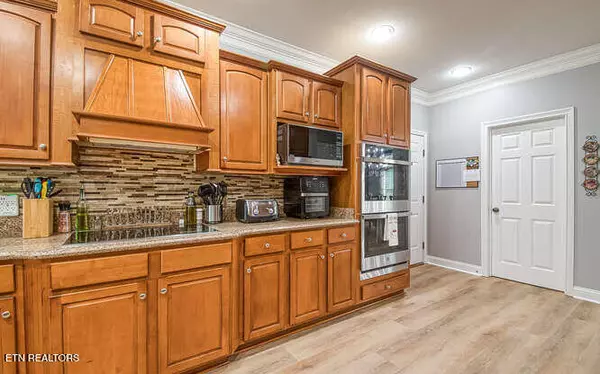 Knoxville, TN 37934,515 Oak Landing LN