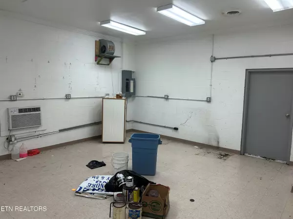 Vonore, TN 37885,205 Hall St