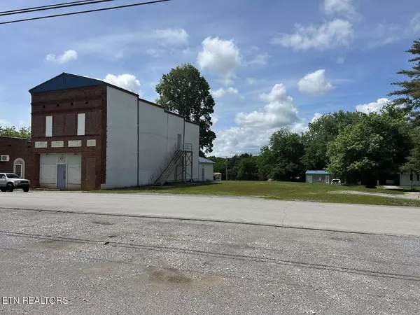 Vonore, TN 37885,205 Hall St