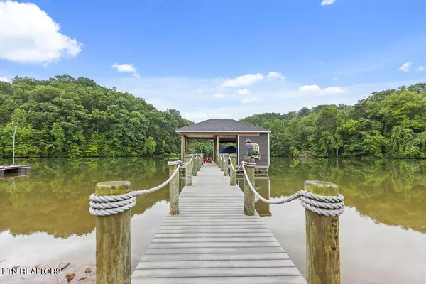 Loudon, TN 37774,204 Oologila PL