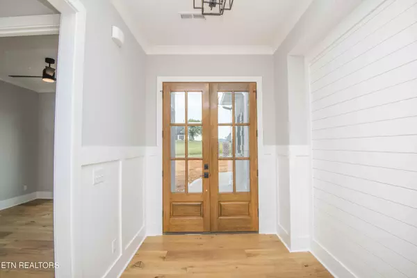 Vonore, TN 37885,165 Grandville CT