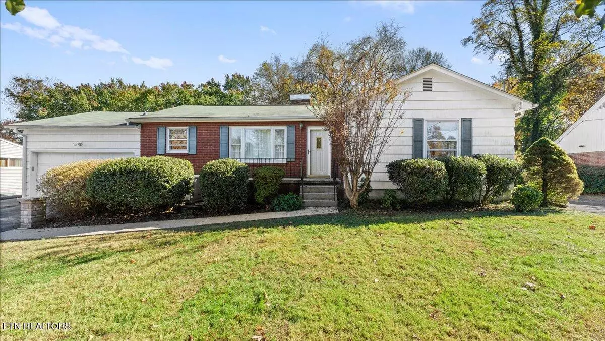 Knoxville, TN 37920,308 Centeroak DR