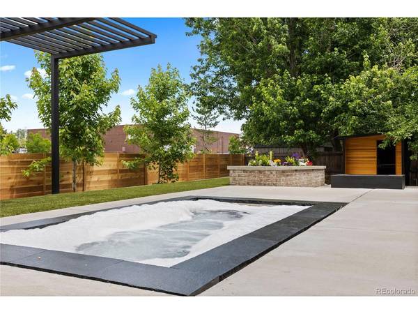 9161 W Lake, Littleton, CO 80123