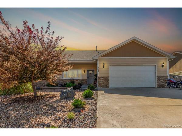 1040 Viewridge, Bennett, CO 80102