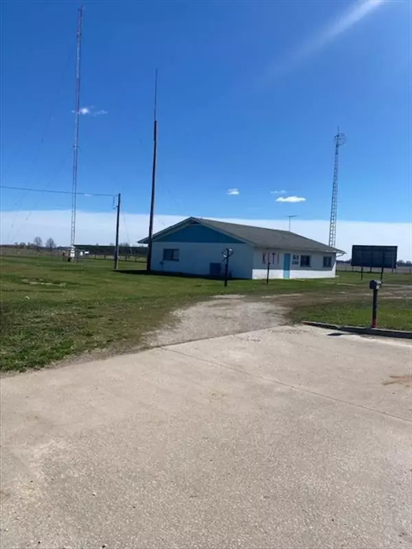 Macon, MO 63552,32968 Us Highway 63