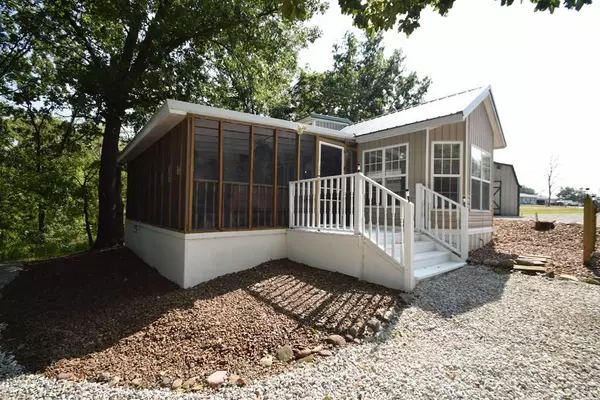 17218 Hickory Court, Unionville, MO 63565