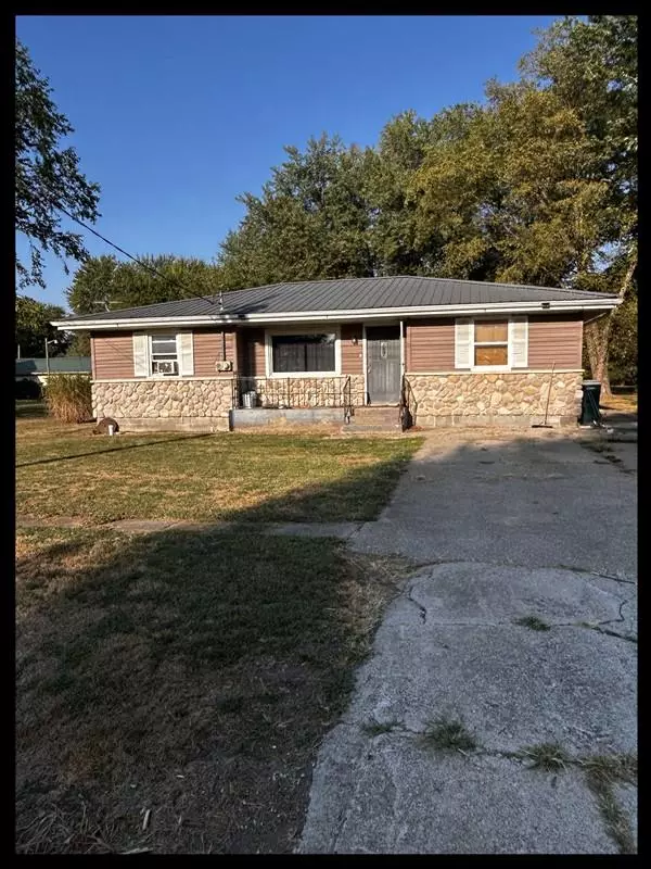 Clarence, MO 63437,208 Macon Street