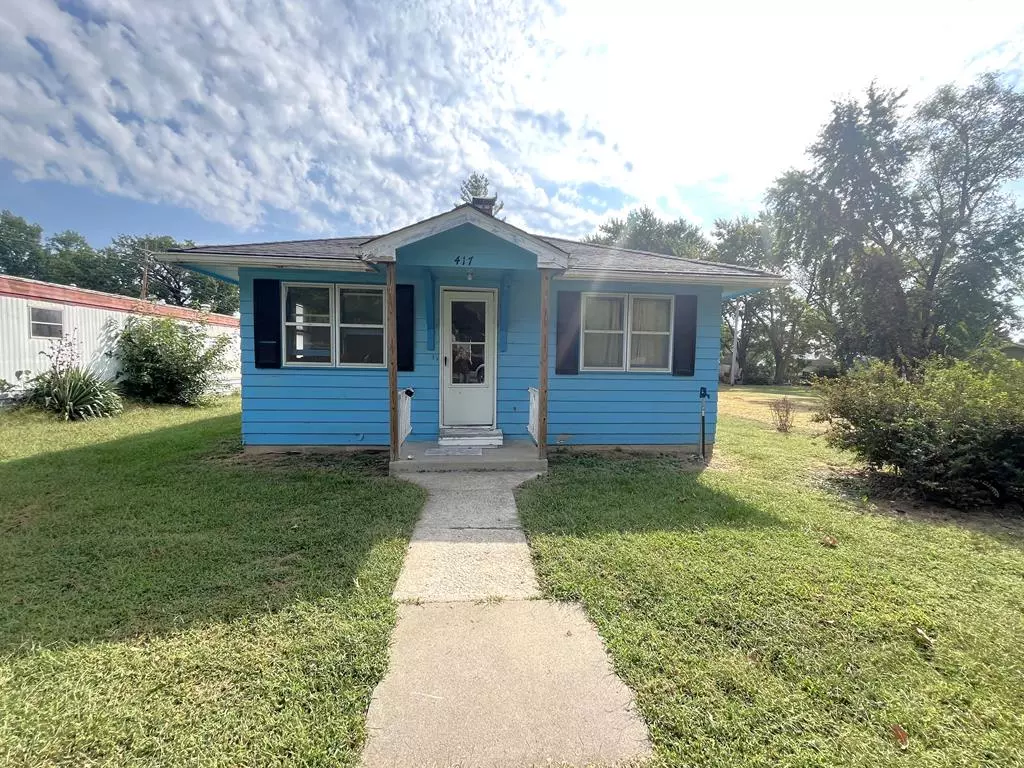 Hale, MO 64643,417 Ash Street