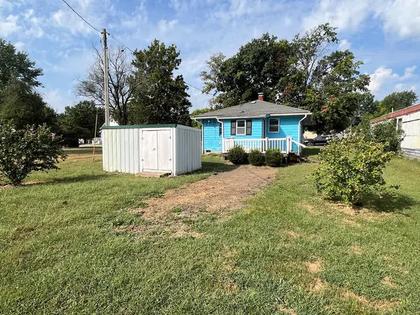 Hale, MO 64643,417 Ash Street