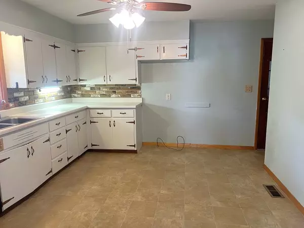 Chillicothe, MO 64601,1307 Springhill