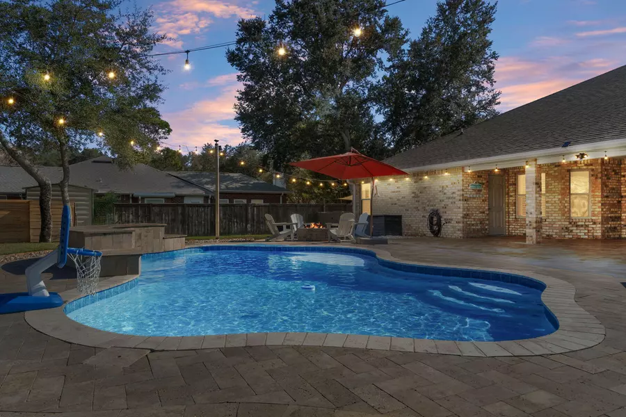 2365 Crescent RD, Navarre, FL 32566