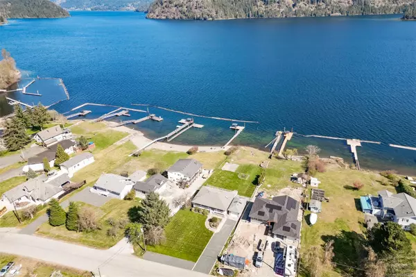 Honeymoon Bay, BC V0R 1Y0,10027 March Rd