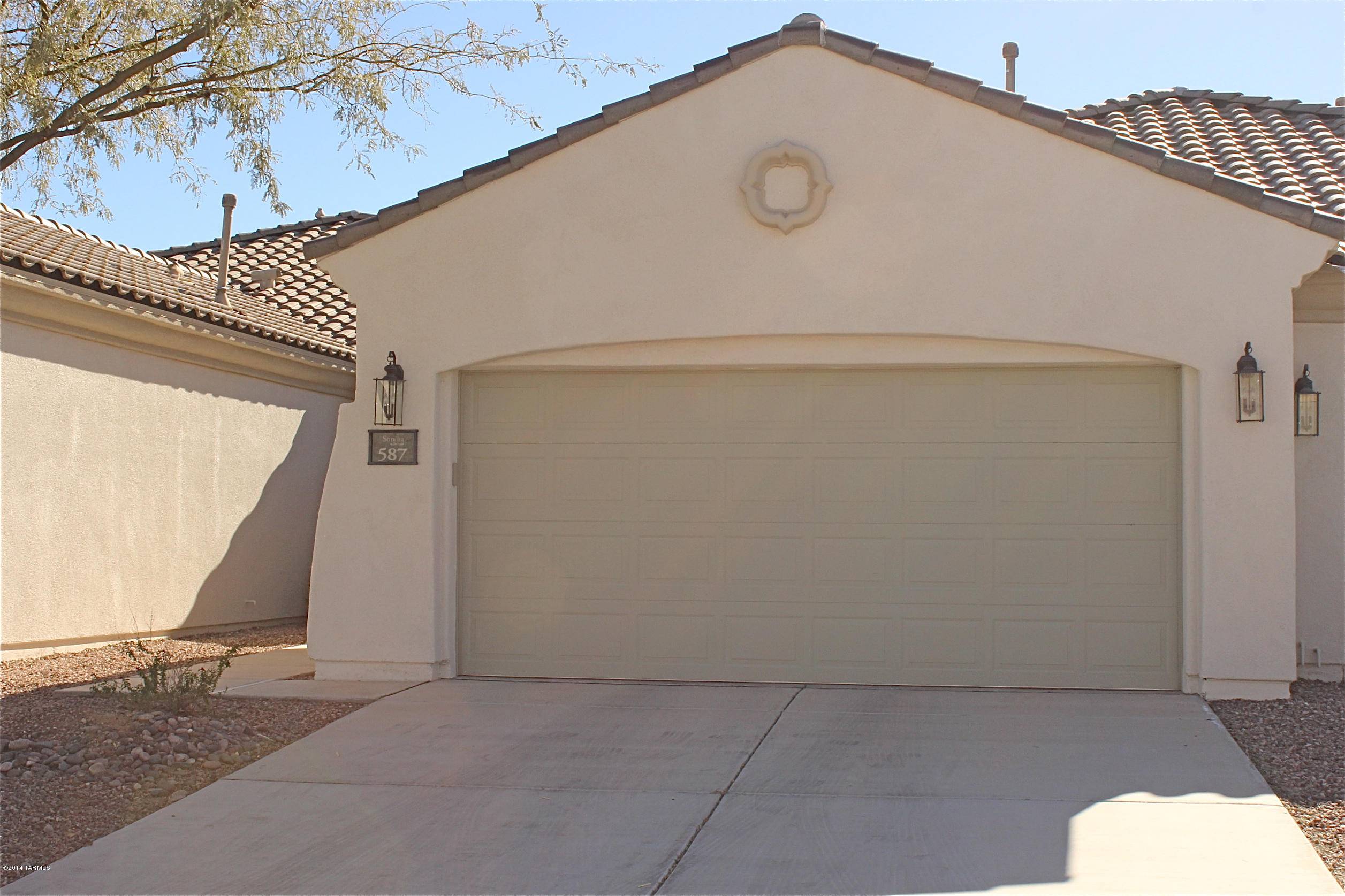 Sahuarita, AZ 85629,587 W Calle Montero