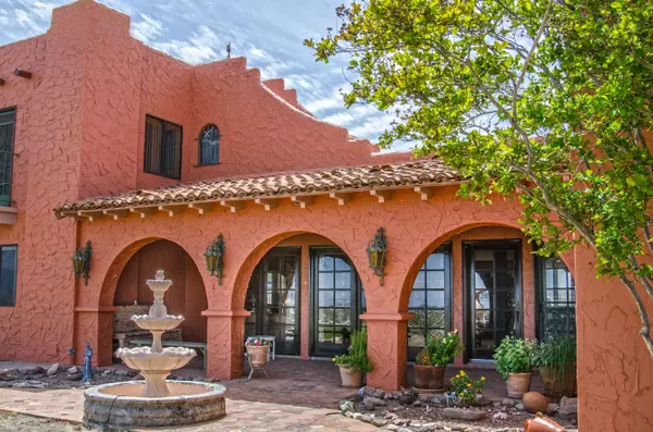 32300 S Moyza Ranch Road, Amado, AZ 85645