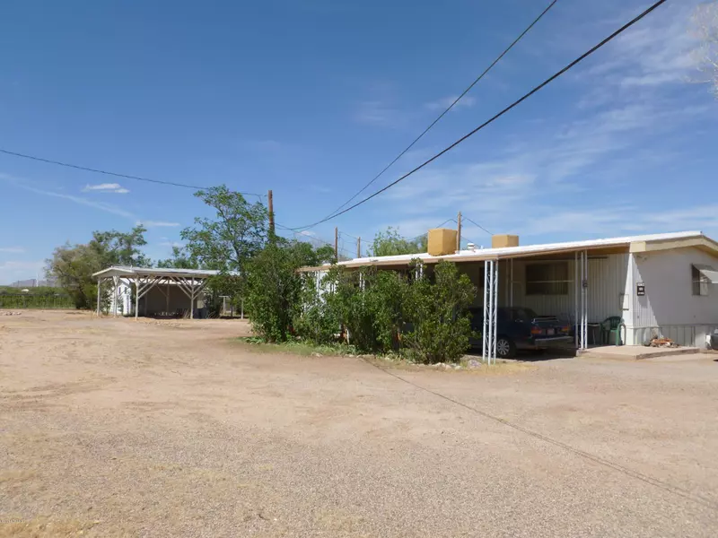 851 E McNeil Road, Benson, AZ 85602