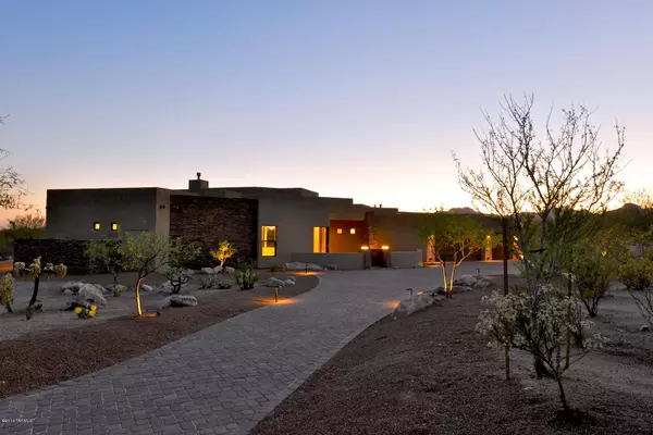 Oro Valley, AZ 85755,13711 N Old Forest Trail