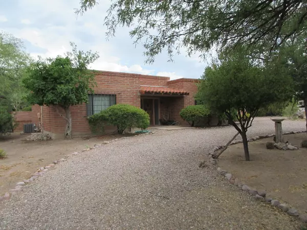 Tubac, AZ 85646,3 Ray Ln