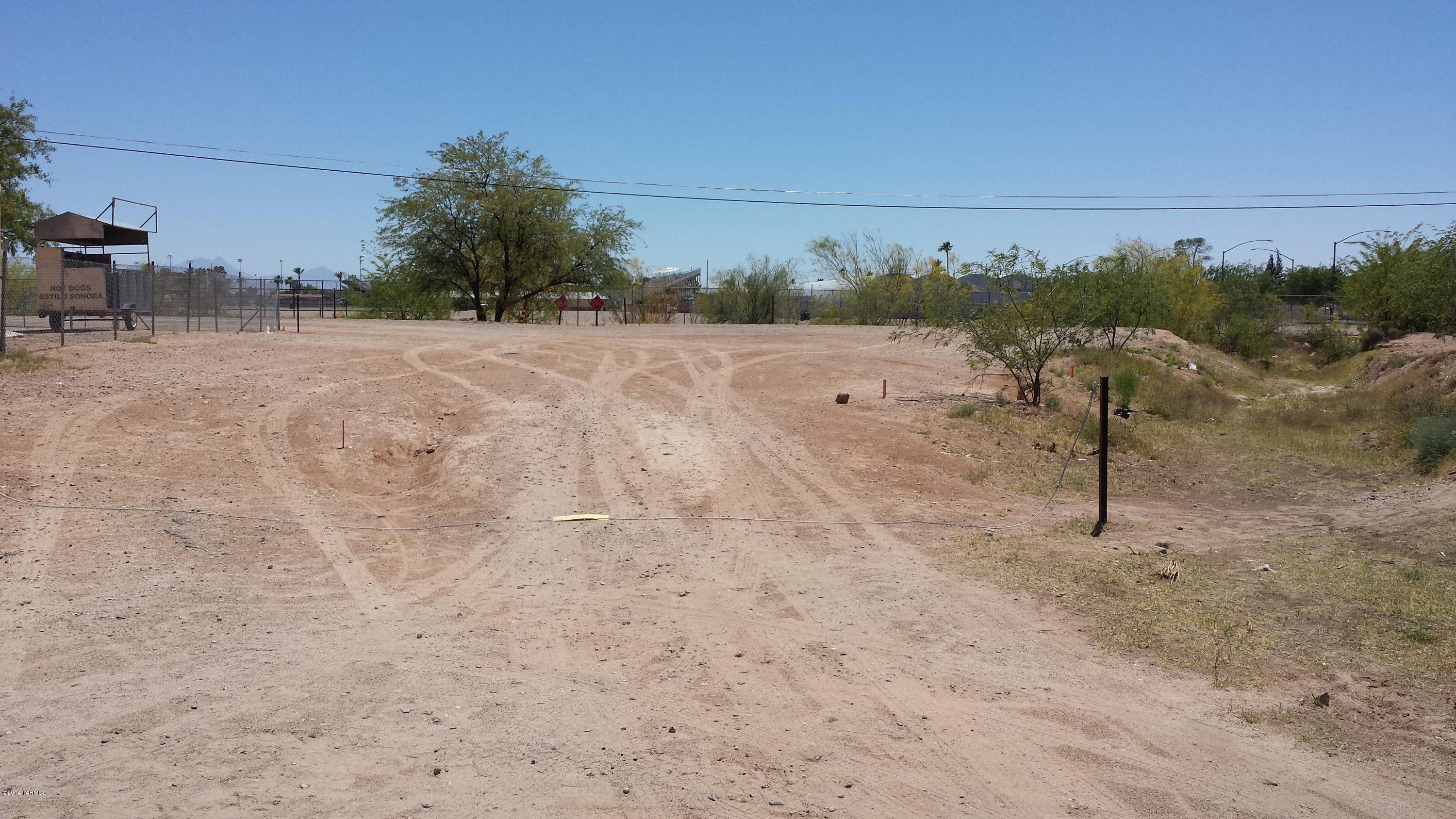 102 E Fairground Drive, Tucson, AZ 85714