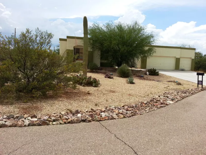 1035 N Dry Rock Place, Vail, AZ 85641