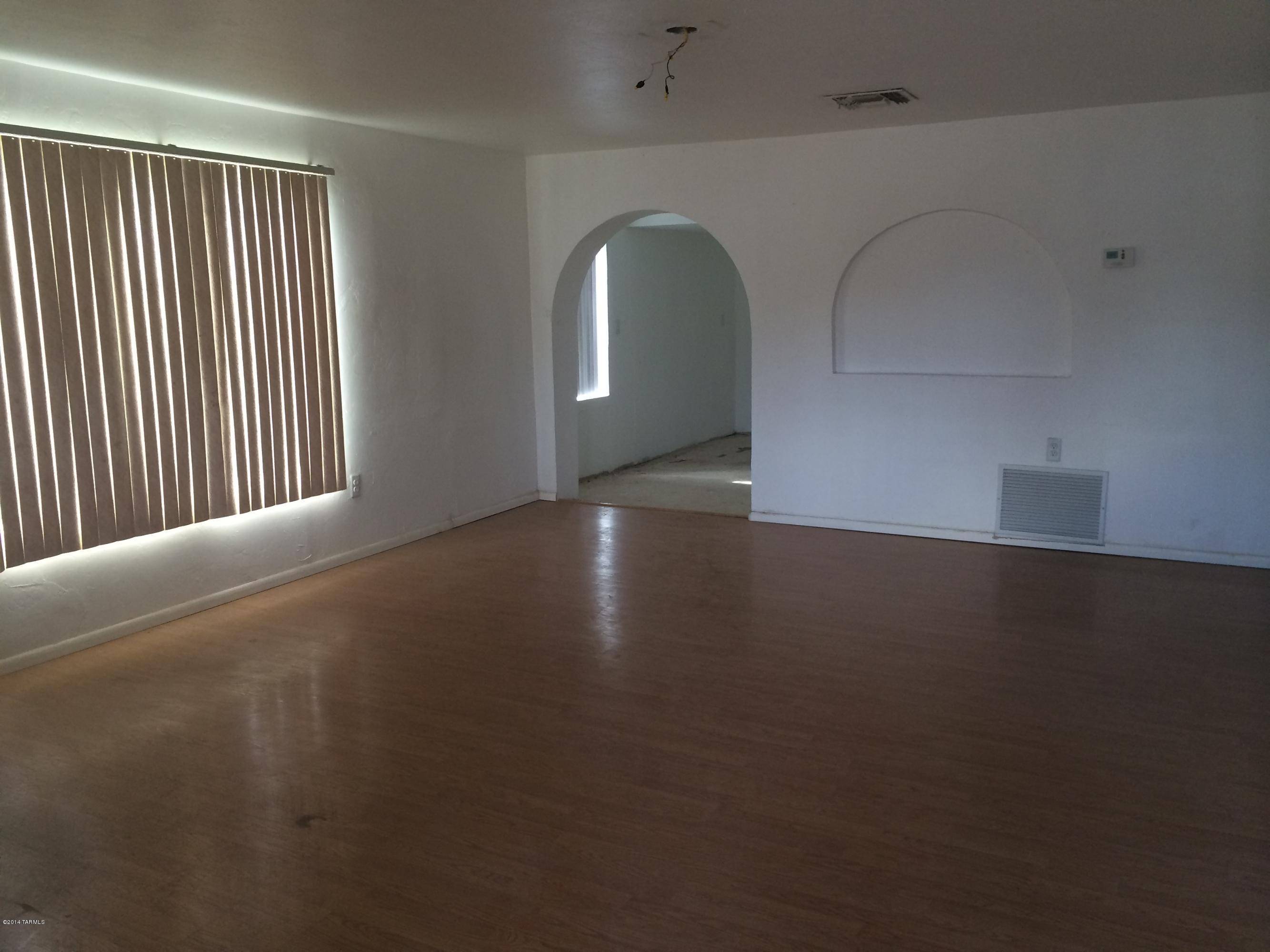 Tucson, AZ 85714,213 E Lincoln