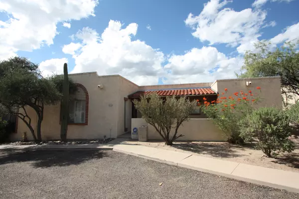 5751 N Camino Esplendora, Tucson, AZ 85718