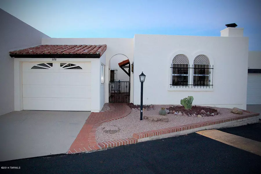 606 W Paseo Del Prado, Green Valley, AZ 85614