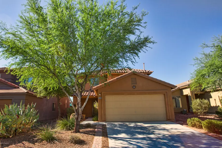 697 W Cholla Crest Drive, Sahuarita, AZ 85629