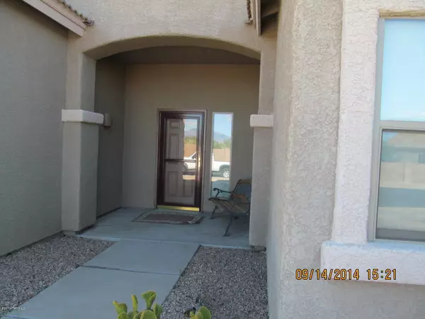 552 S Blue River Loop, Vail, AZ 85641