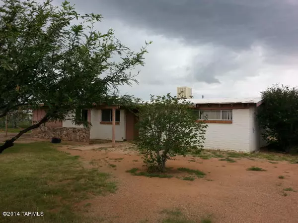 1105 E Christmas Tree Lane, Pearce, AZ 85625