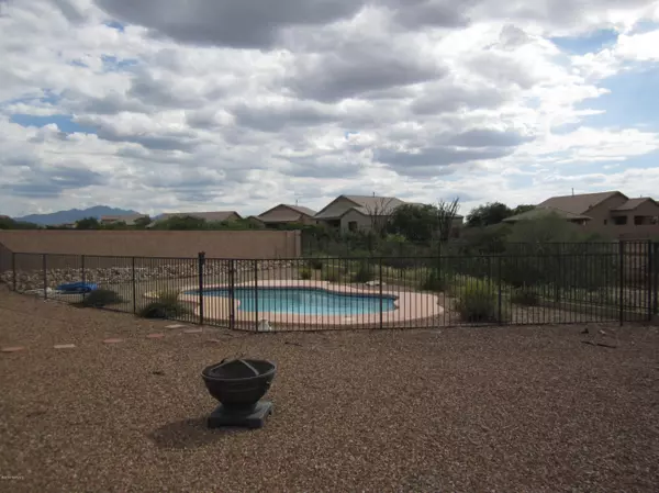 Vail, AZ 85641,864 S Eynon Place