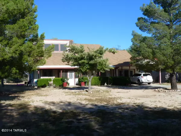 202 E LA CUESTA Drive, Benson, AZ 85602