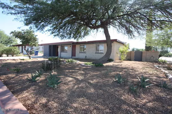 7802 E Almond Street, Tucson, AZ 85730