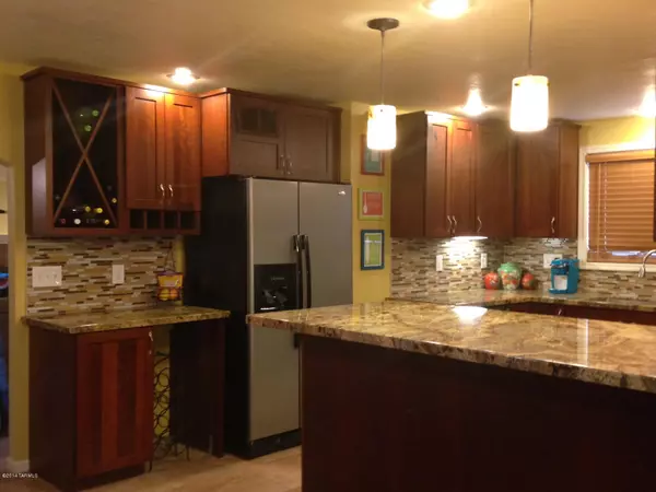 Tucson, AZ 85710,840 S Camino Seco