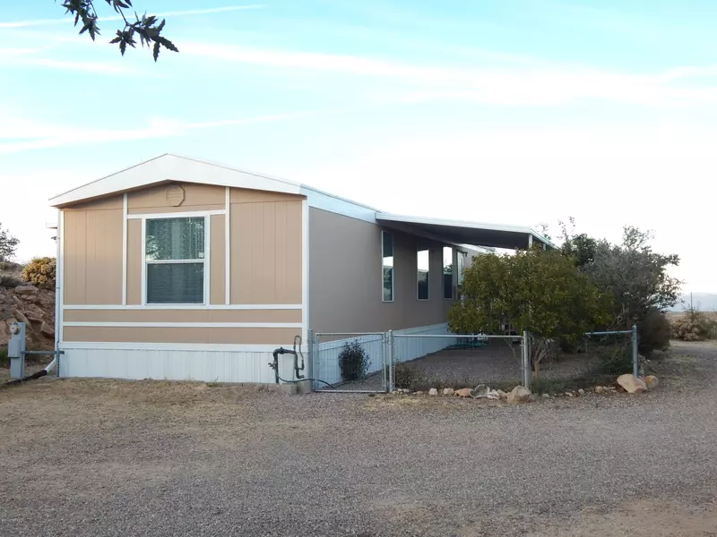 1392 E American Avenue, Oracle, AZ 85623