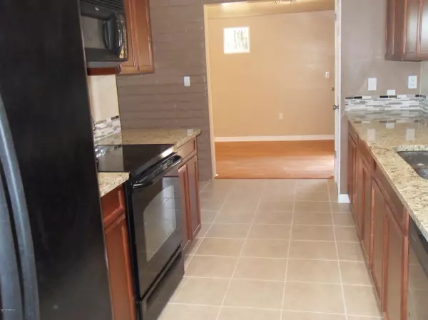 Tucson, AZ 85710,8548 E Eli Street