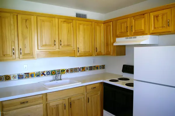 Tucson, AZ 85710,8050 E Broadway Boulevard ## D204