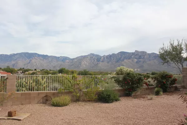 11812 N Pyramid Point Drive, Oro Valley, AZ 85737