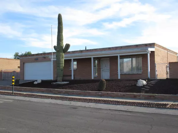 9440 E Rosewood Street, Tucson, AZ 85710