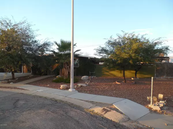 Tucson, AZ 85710,7261 E Luana Place