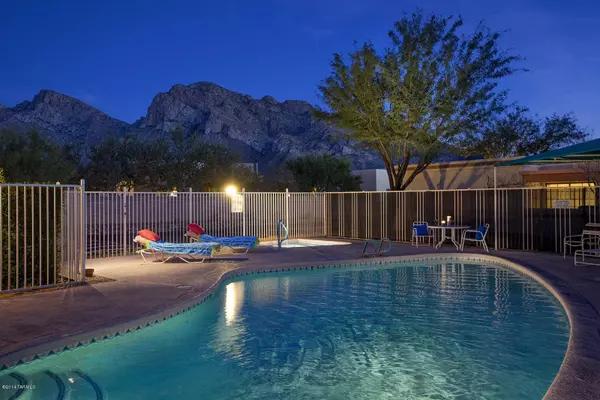 Oro Valley, AZ 85737,211 E Horizon Circle