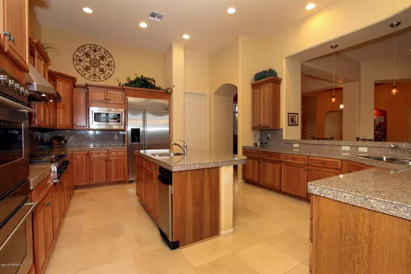 Oro Valley, AZ 85755,13884 N Steprock Canyon Place