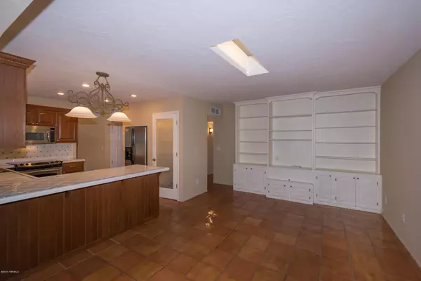 Tucson, AZ 85710,331 N Loquat Avenue