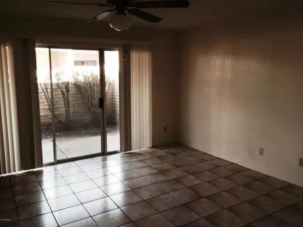 Tucson, AZ 85710,7853 E Colette Street