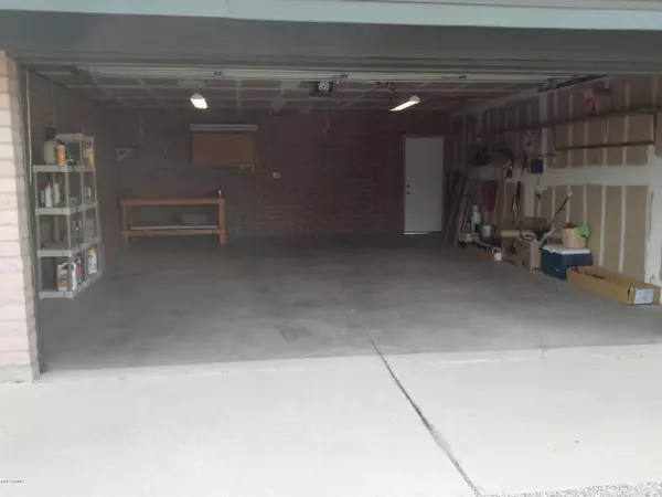 Vail, AZ 85641,1301 N Alderwood Manor Drive