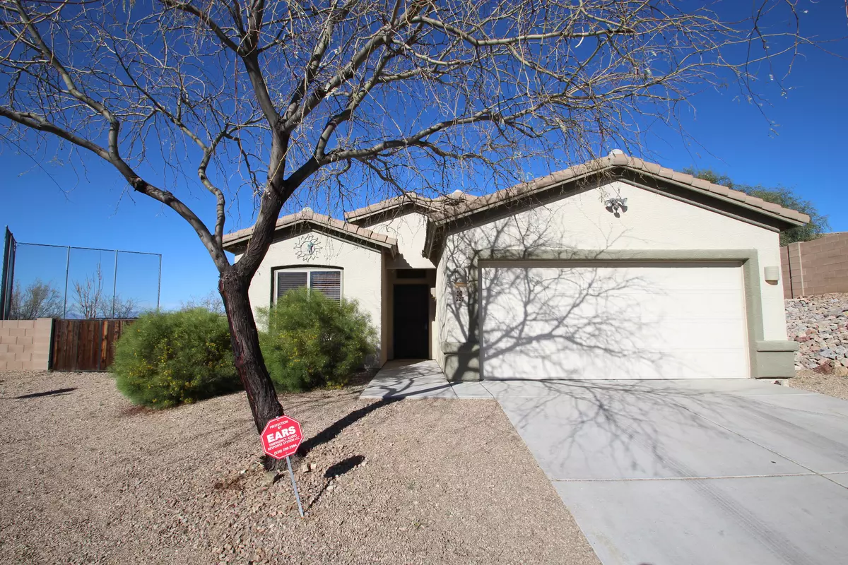 Vail, AZ 85641,527 E Salt River Place