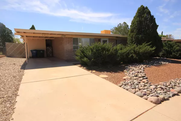 4555 S White Pine Avenue, Tucson, AZ 85730